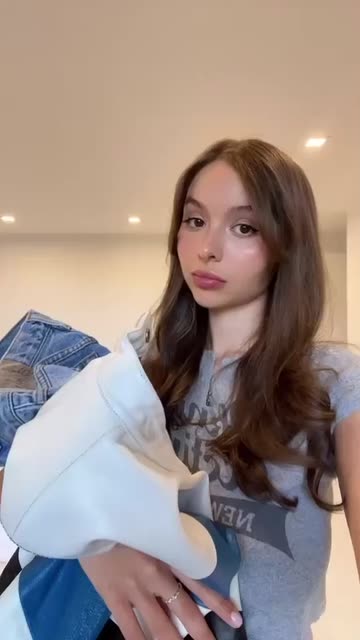 Sophie Mud⭐ (@sophie-mudd) | Snapchat Stories, Spotlight