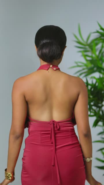 backless dress tips How to Wear a Backless Dress: 5 Refined Tips for Radiant Looks  Nolabels