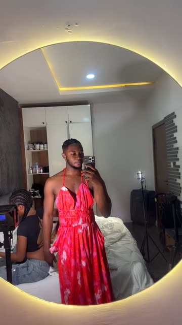 Men Wearing Dresses Videos