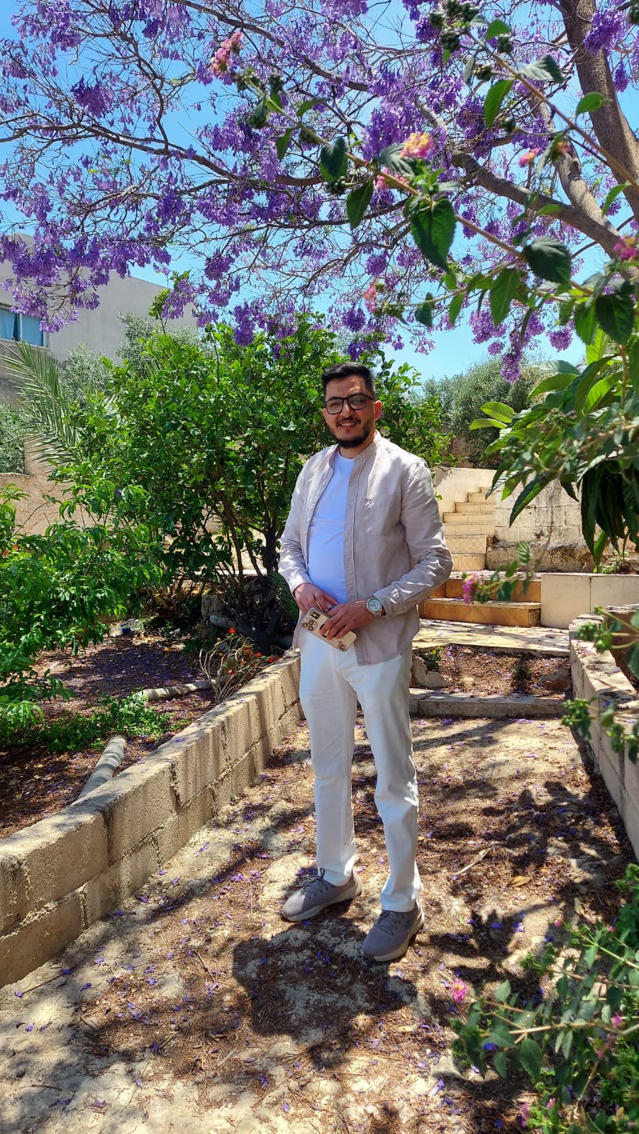 محتوى سناب شات لـ Hussam Alzoubi