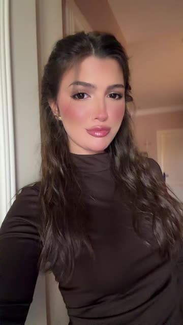 Aya | آيه's Stylish Look & Confidence in Motion | Video by Aya